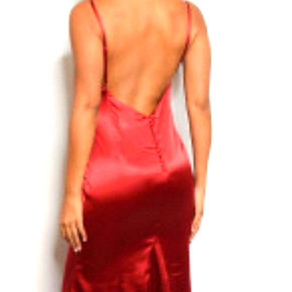 Hollywood Glam red satin dress - Picture 2 of 13